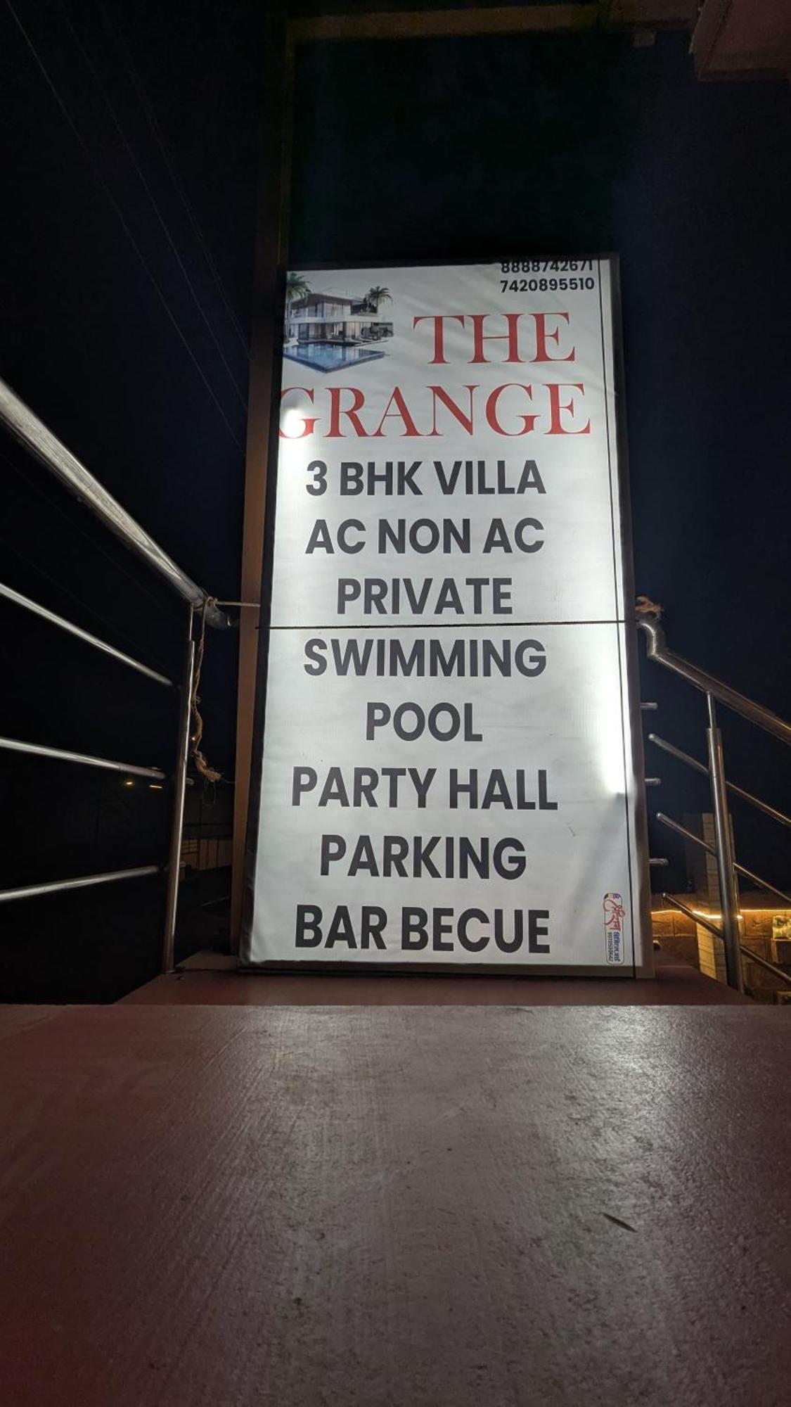 The Grange Lake View 潘奇加尼 外观 照片